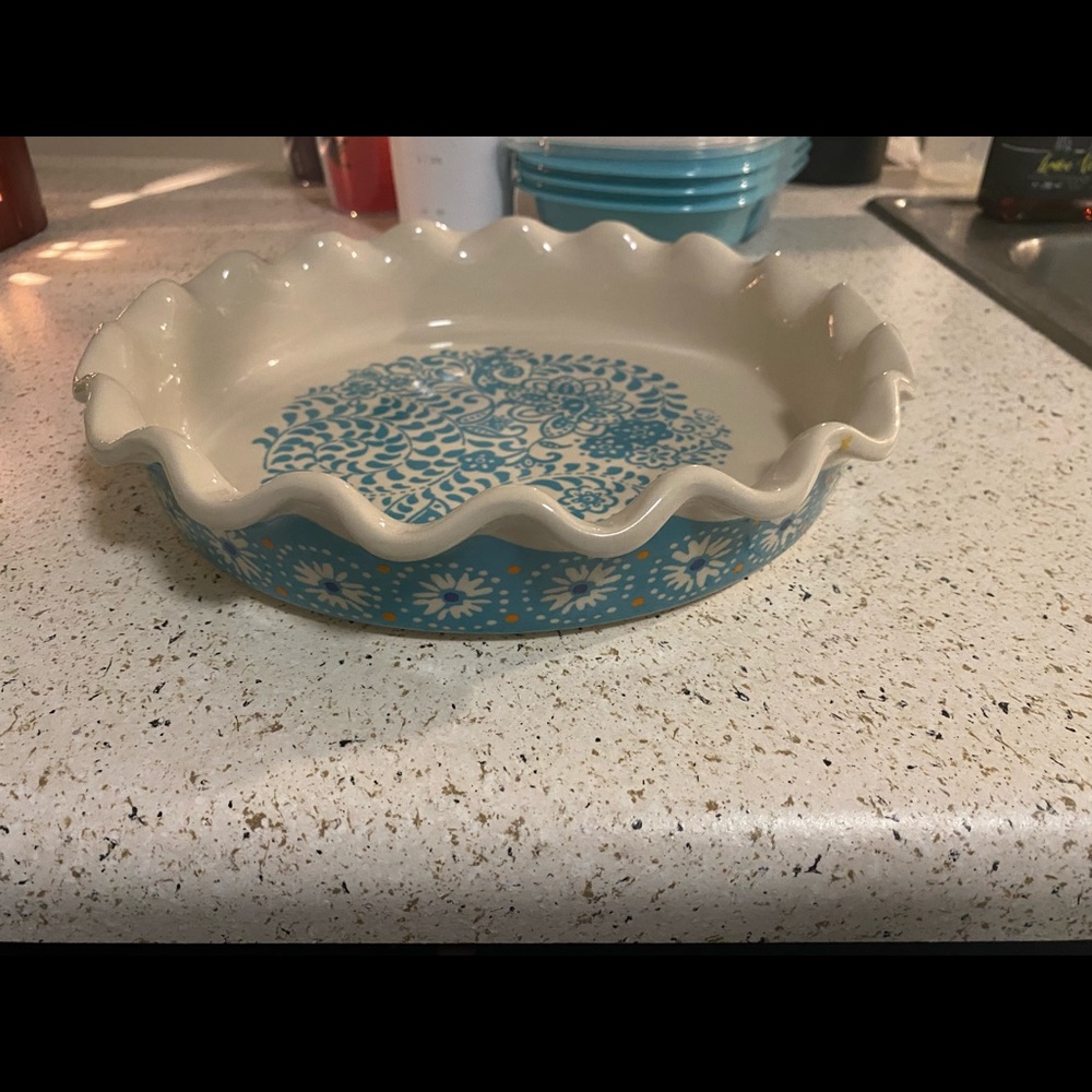 The Pioneer Woman pie dish